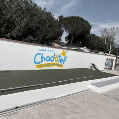 fresque-artistique-camping-chadotel-66